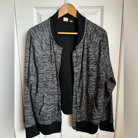 Gap sweatshirt material bomber jacket. Size Medium. - Picture 1 of 4